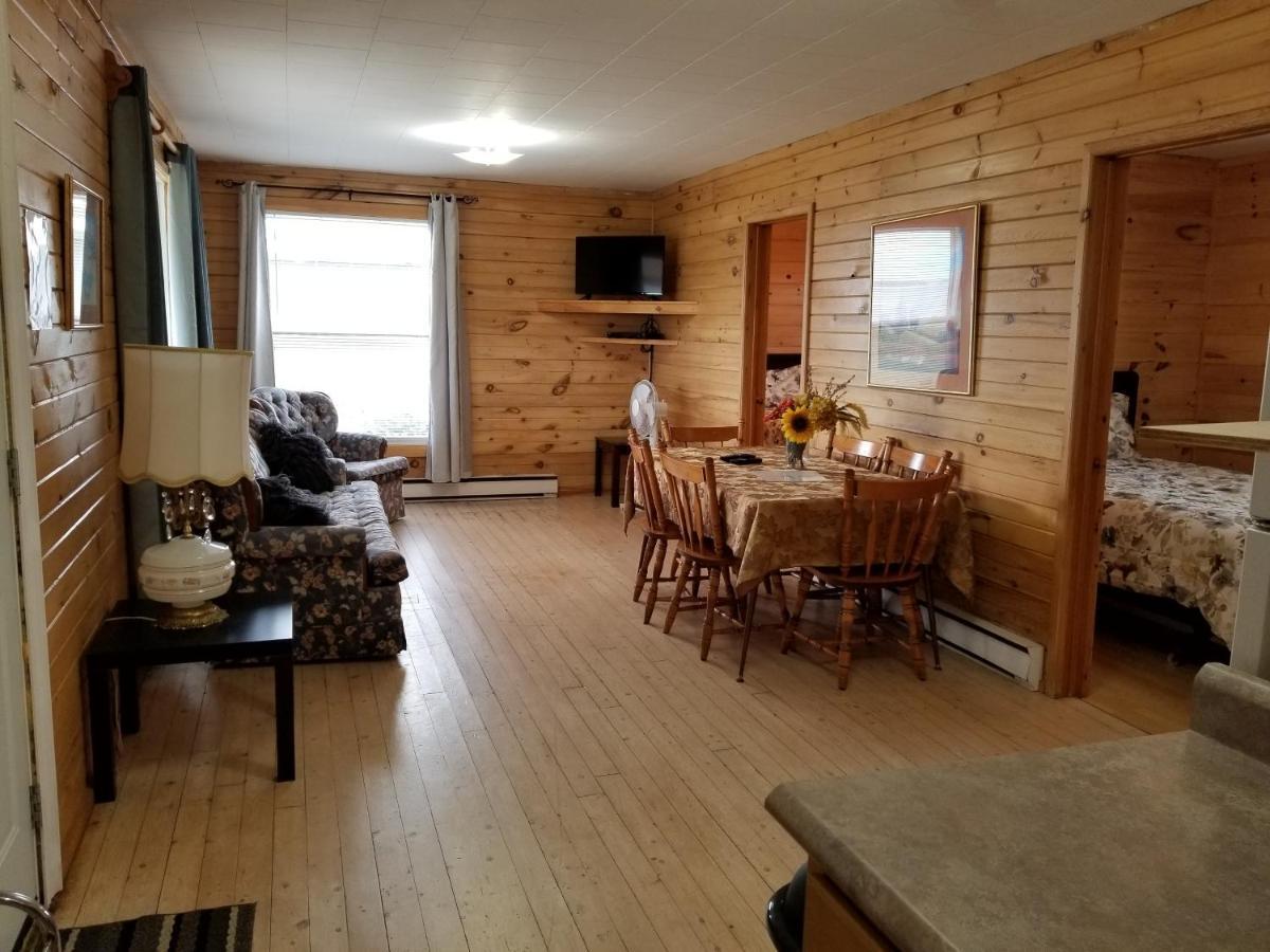 蓝云杉小木屋旅舍 Hampton 外观 照片
