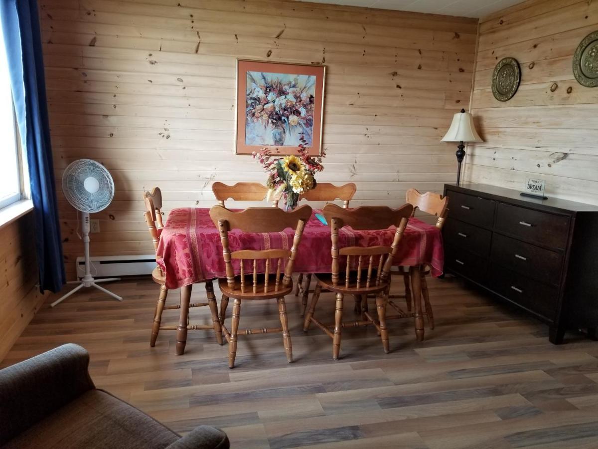 蓝云杉小木屋旅舍 Hampton 外观 照片