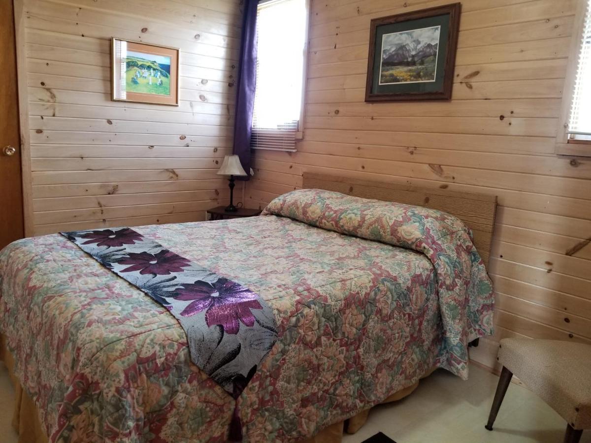 蓝云杉小木屋旅舍 Hampton 外观 照片