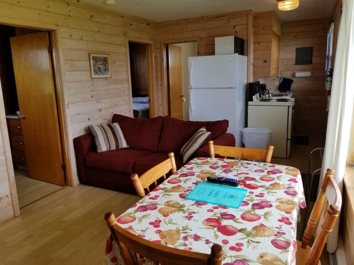 蓝云杉小木屋旅舍 Hampton 外观 照片
