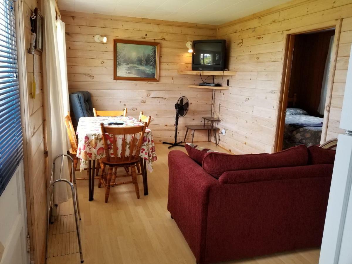 蓝云杉小木屋旅舍 Hampton 外观 照片